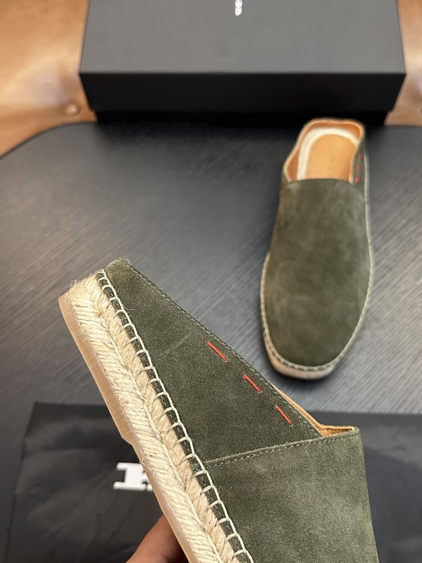 Kiton 남성 소가죽 운동화 001-287108