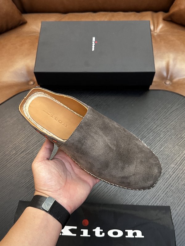Kiton 남성 소가죽 운동화 001-287110