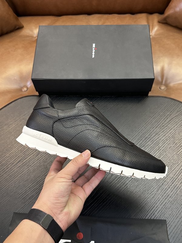 Kiton 남성 소가죽 운동화 001-287118