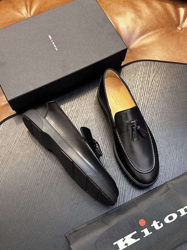 Kiton 남성 소가죽 운동화 001-287137