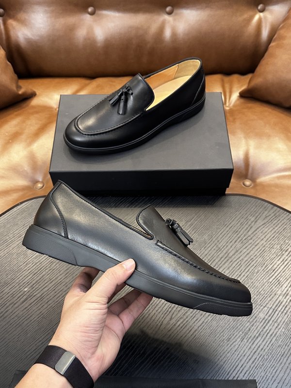 Kiton 남성 소가죽 운동화 001-287137