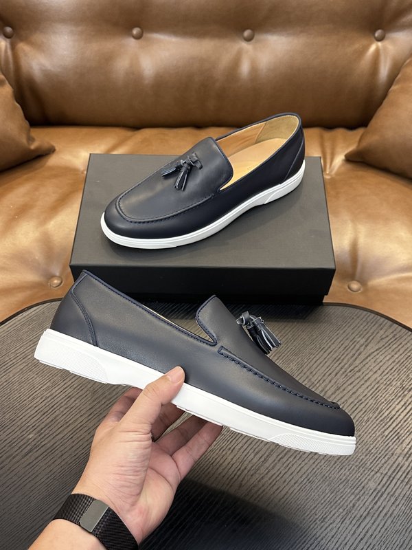 Kiton 남성 소가죽 운동화 001-287138
