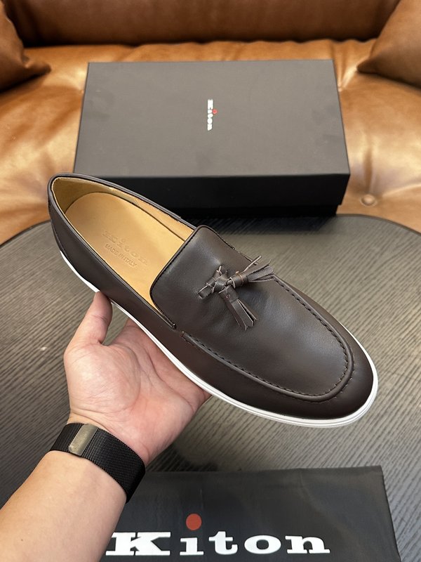 Kiton 남성 송아지 가죽 운동화 001-287139