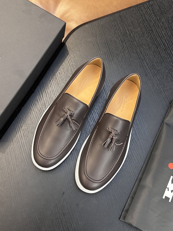 Kiton 남성 송아지 가죽 운동화 001-287139
