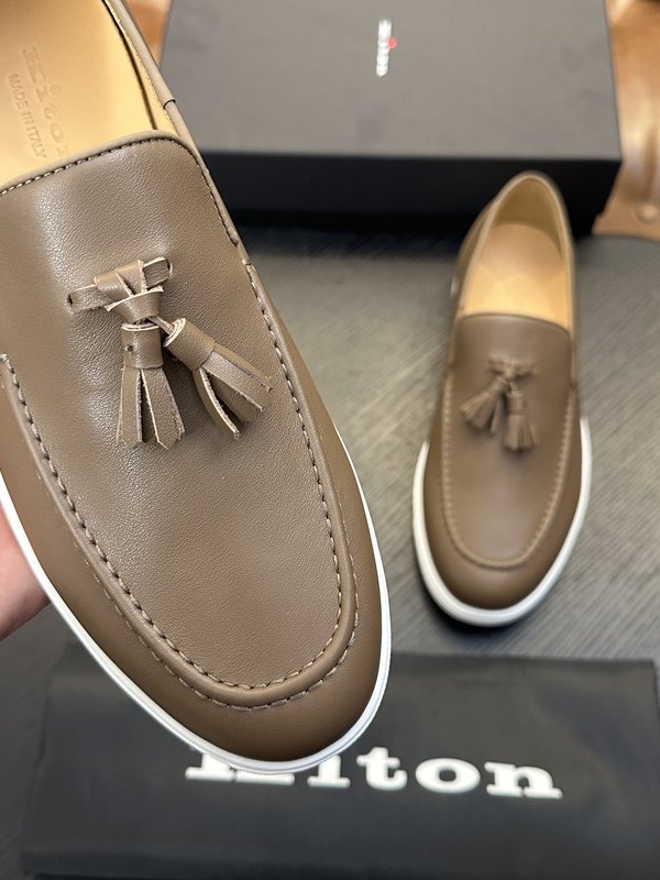 Kiton 남성 송아지 가죽 운동화 001-287140
