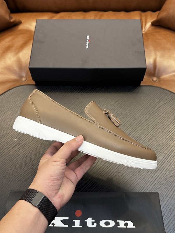 Kiton 남성 송아지 가죽 운동화 001-287140