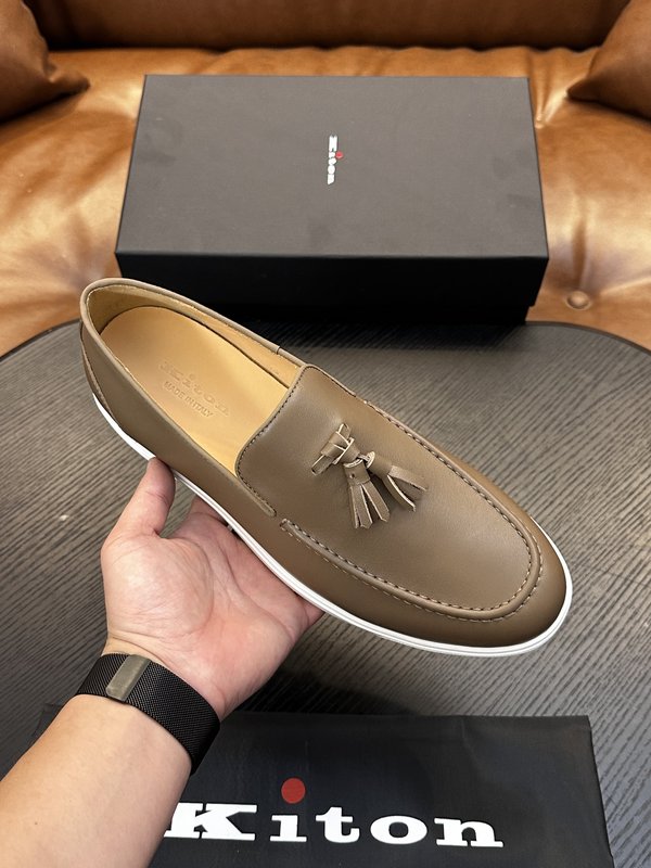 Kiton 남성 송아지 가죽 운동화 001-287140
