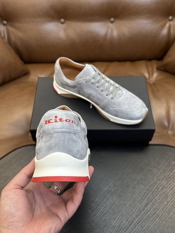 Kiton 남성 송아지 가죽 운동화 001-287152