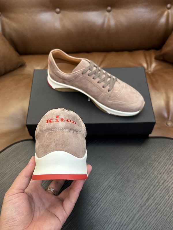 Kiton 남성 송아지 가죽 운동화 001-287153