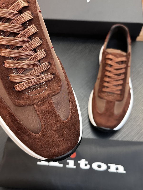 Kiton 남성 소가죽 운동화 001-287167