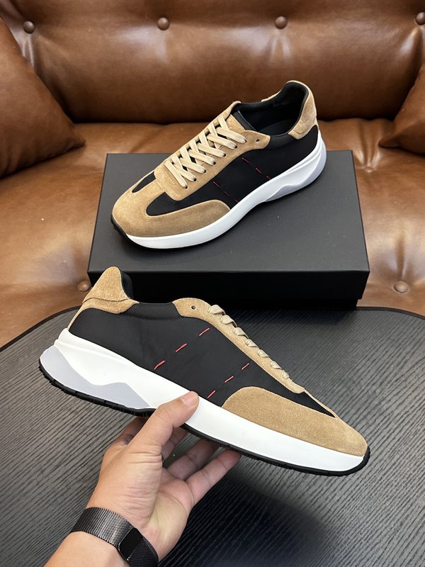 Kiton 소가죽 남성 스니커즈 001-287168