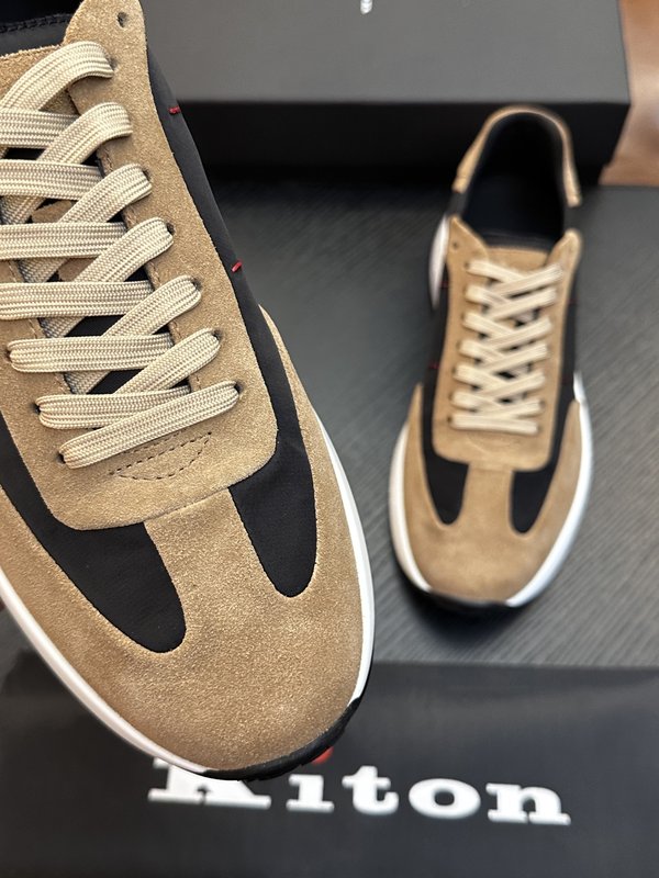 Kiton 소가죽 남성 스니커즈 001-287168