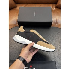 Kiton 소가죽 남성 스니커즈 001-287168