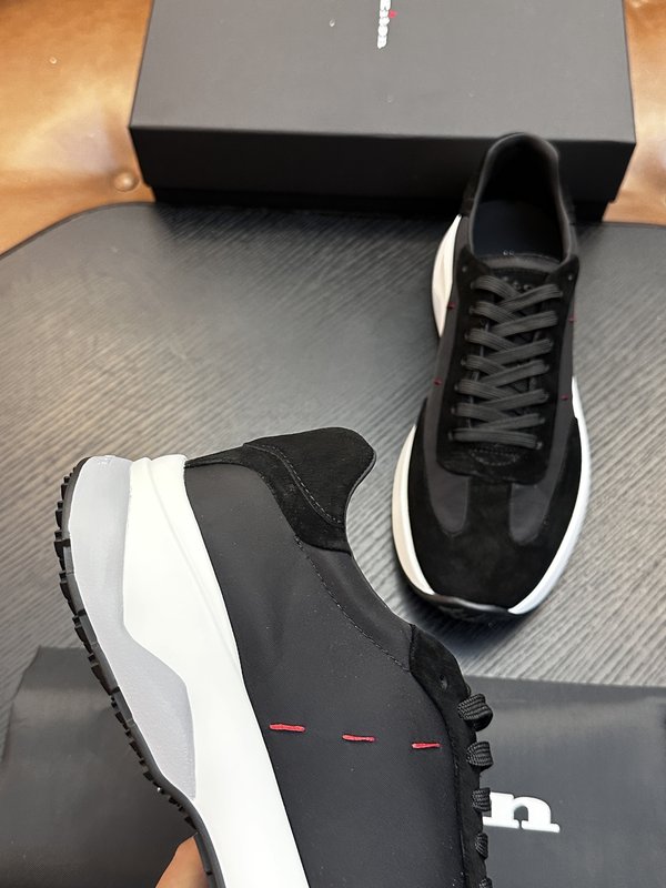Kiton 소가죽 남성 운동화 001-287178